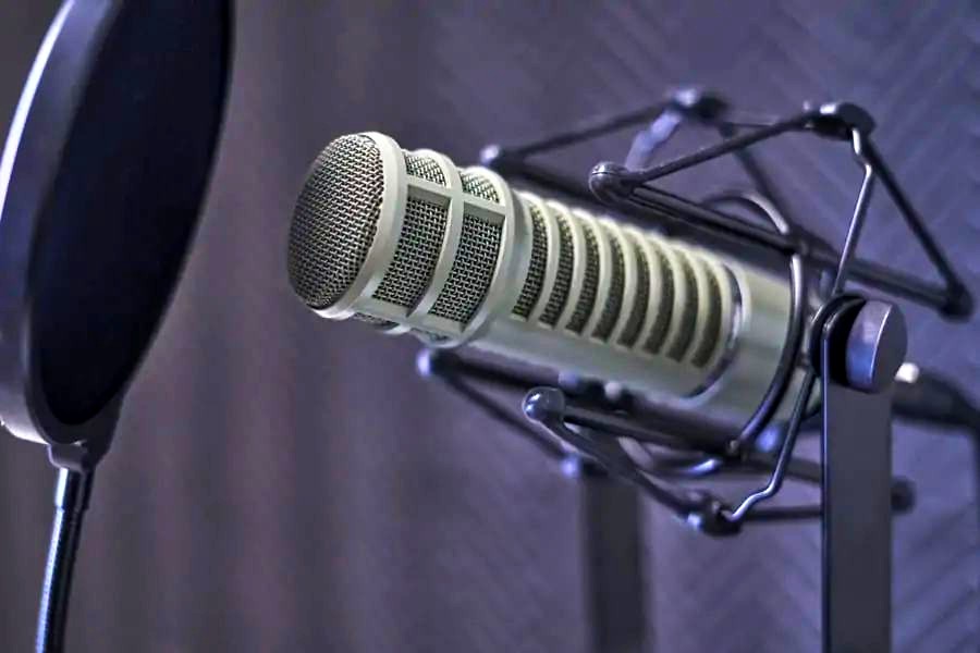 Podcast microphone and sound hire in Seville
