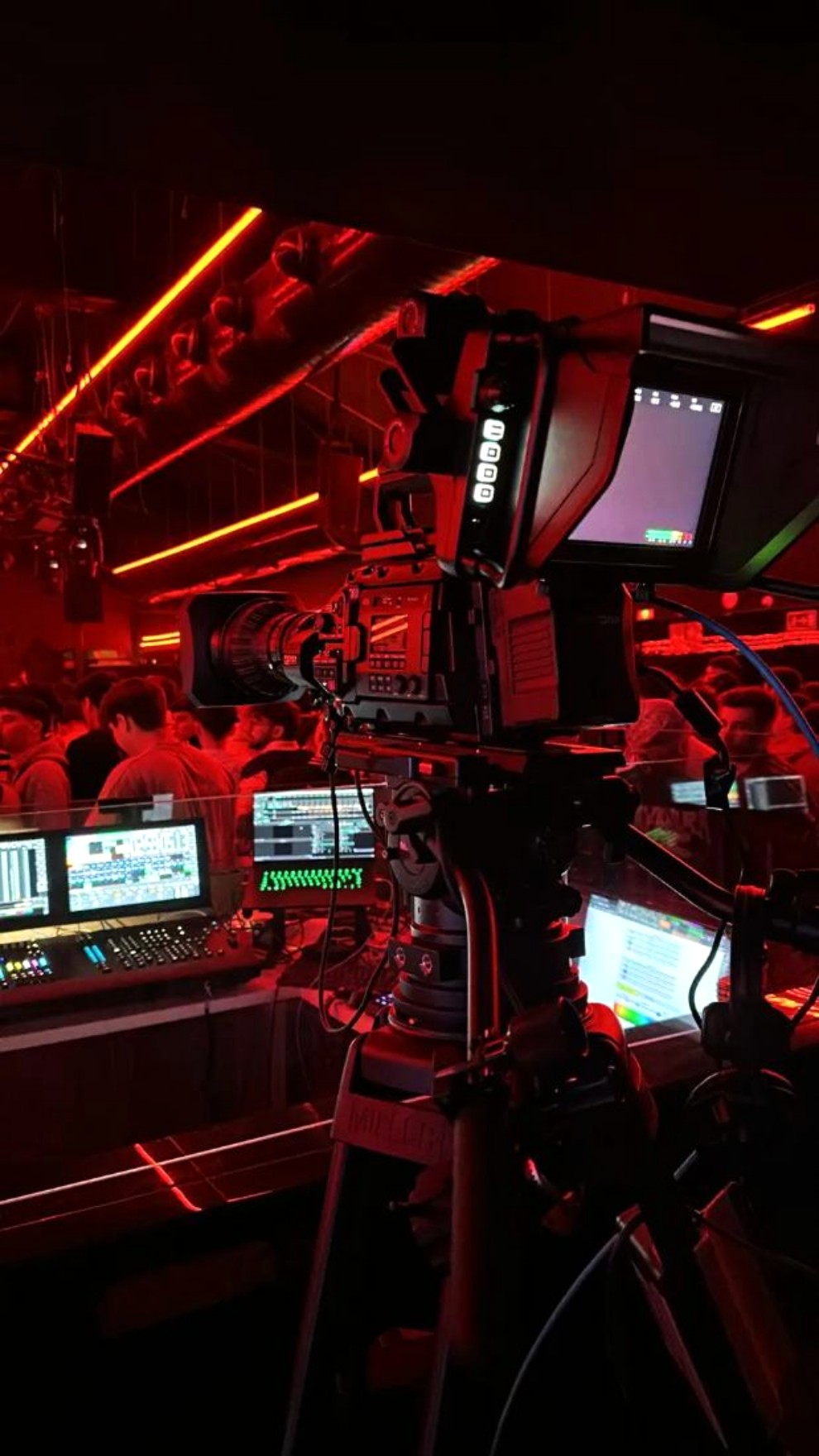 Professional camera operators · What we offer · Dale al REC