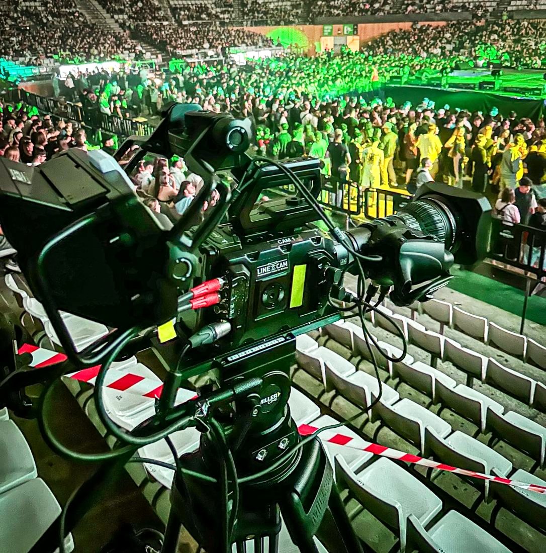 Professional camera operators · What we offer · Dale al REC