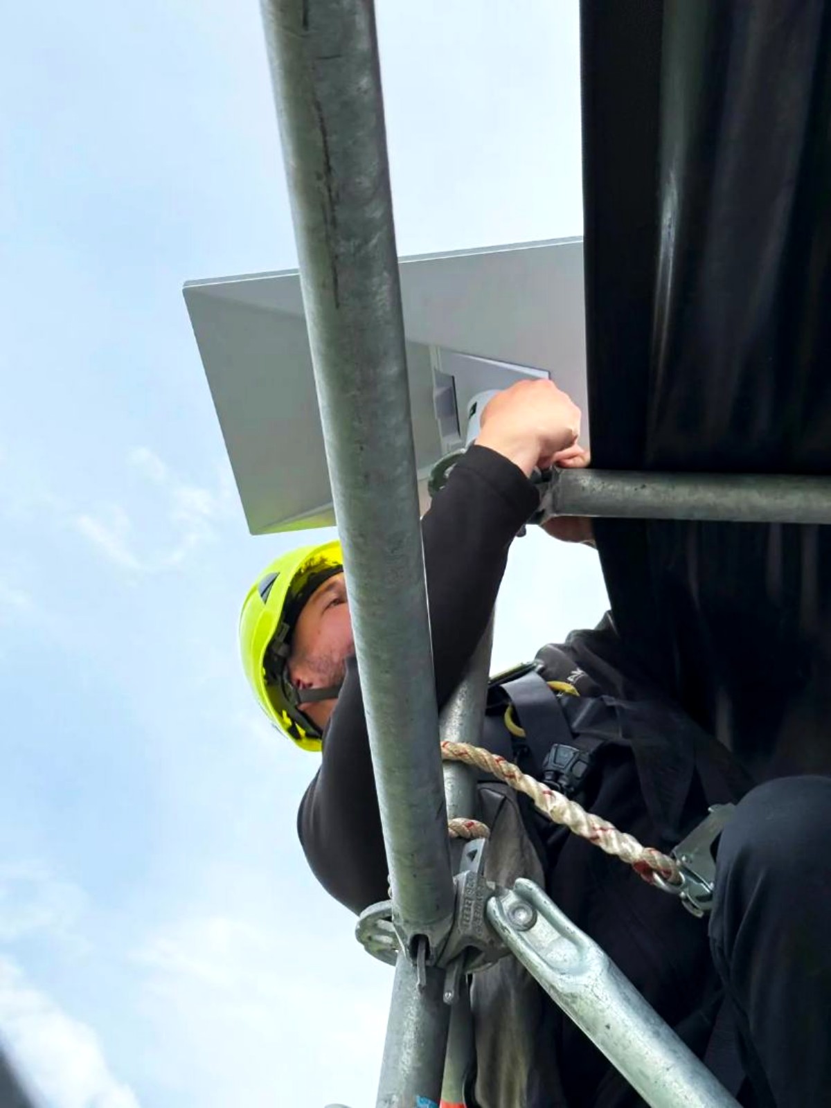 Starlink antenna hire · Need a fast, reliable internet connection anywhere in Andalusia? · Dale al REC
