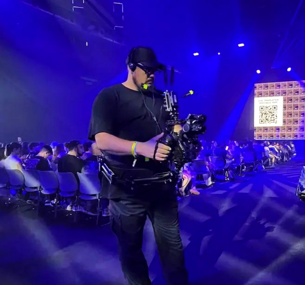 Professional camera operators · What we offer · Dale al REC