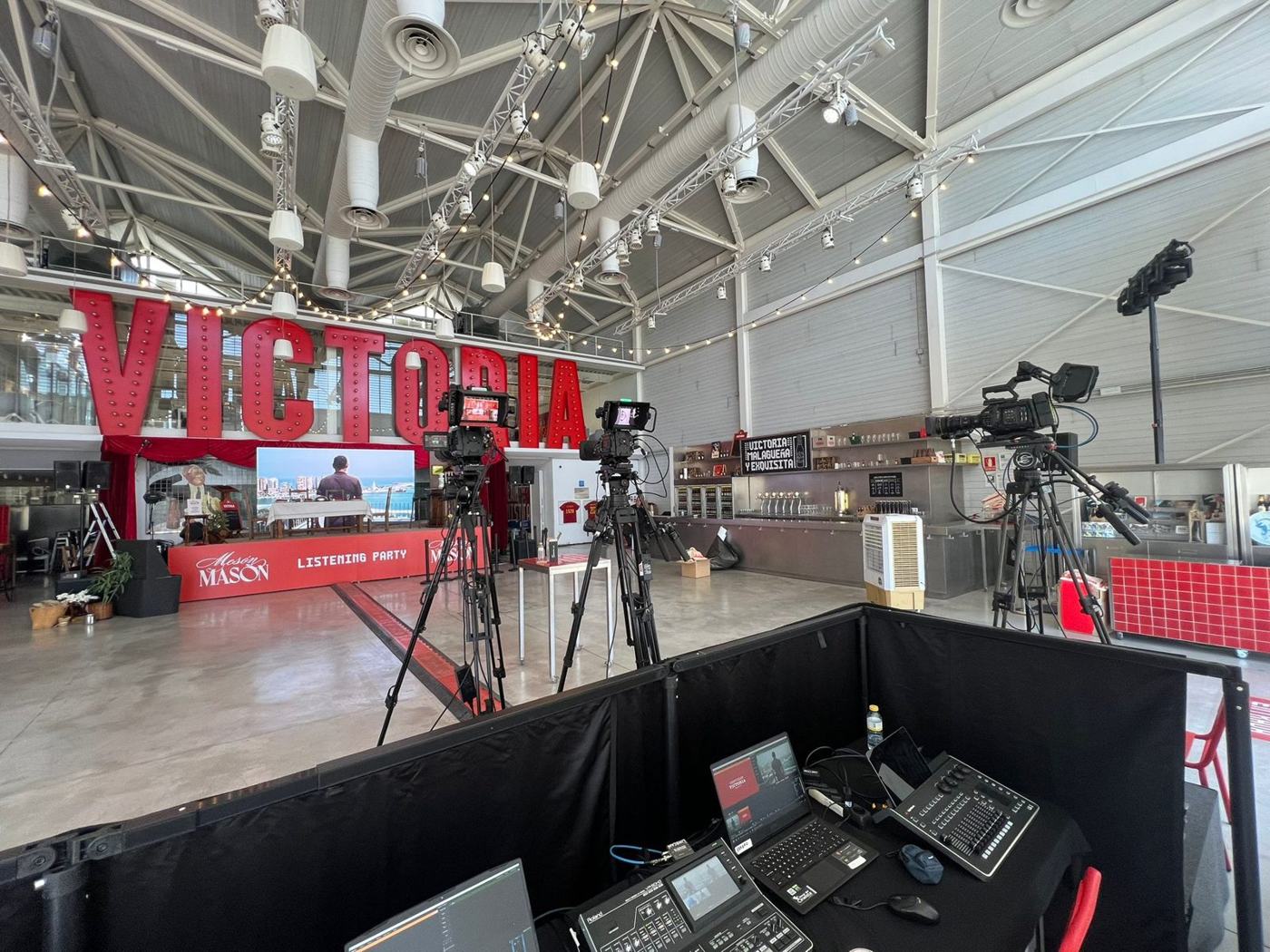 Escenario, cámaras y control de realización de Streaming y realización · IlloJuan «Mesón Masón»